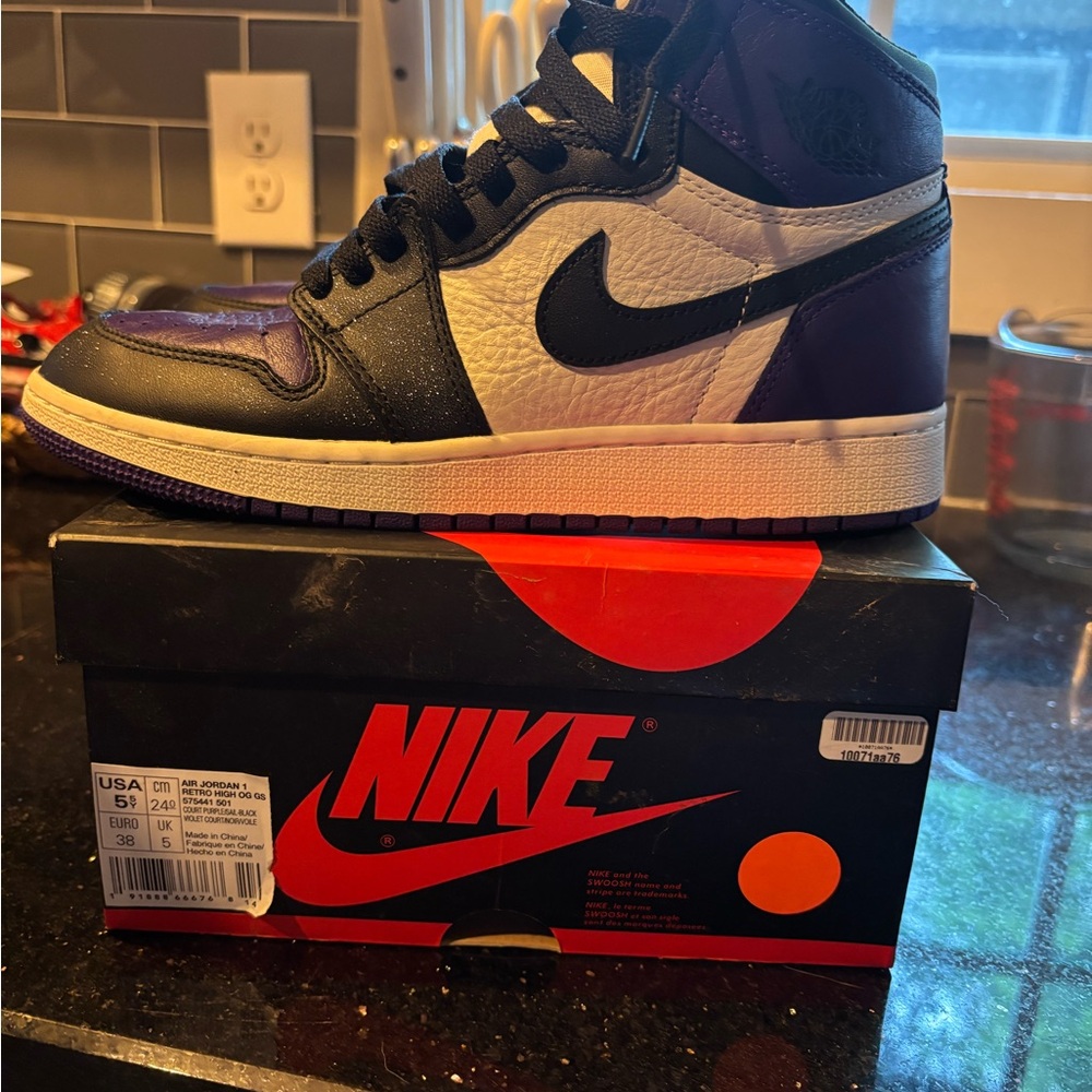 Nike Men's Black and Purple Sneakers